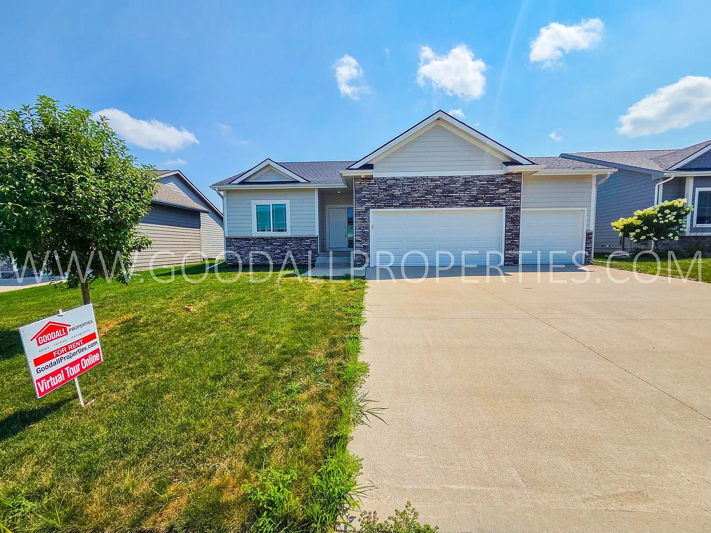 Spacious 4-Bedroom Clive Ranch with Finished Basement & 3-Car Garage — Photo 1