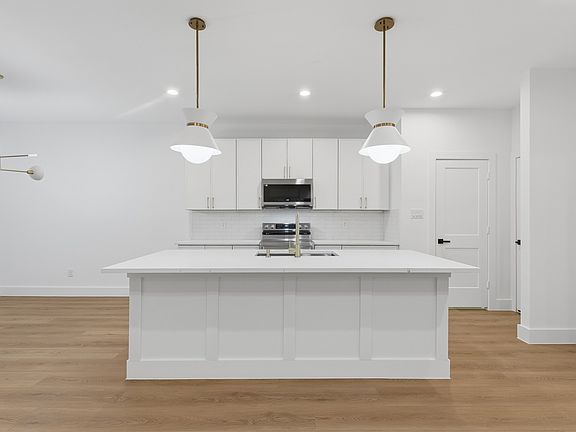 3rd image of 4618 Spring Garden Rd