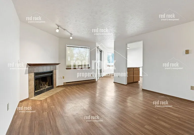 4733 N Sullivan Rd — Photo 1