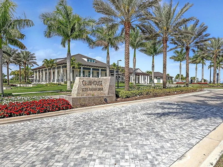 12550 Nautilus Cir — Photo 37