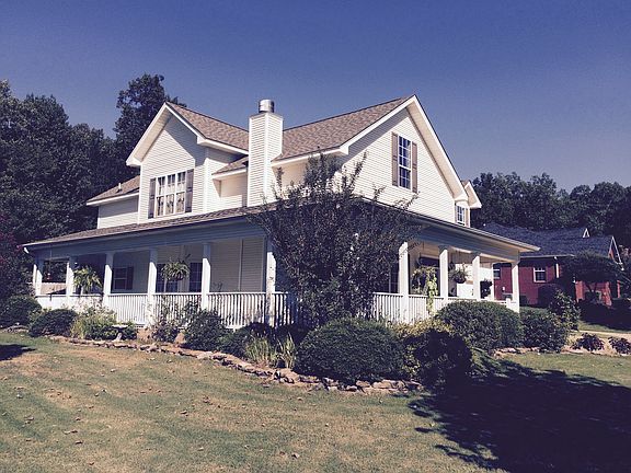2nd image of 811 Magnolia Dr