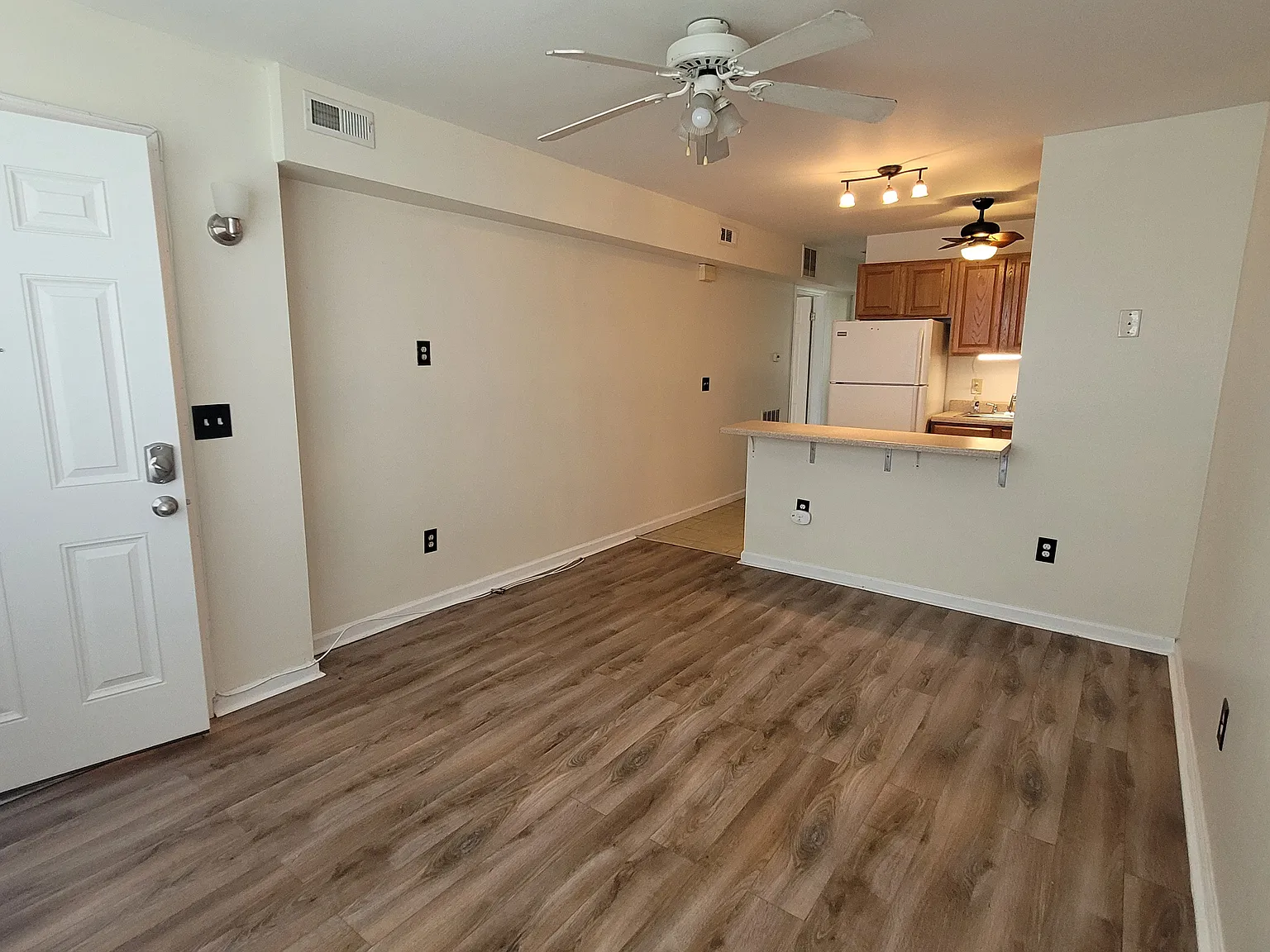 2 bed, 600 sqft, $1,025 — Photo 4