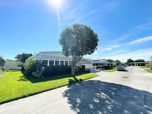 4th image of 477 Lake Cir
