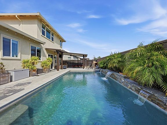 2nd image of 2012 Van Ruiten Dr