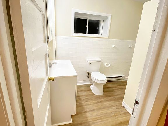 4th image of 826 Wyandotte St APT 1