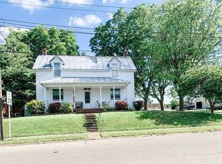 904 E Market, Red Bud, IL 62278