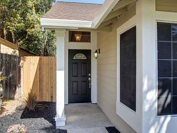 3rd image of 3725 Lily Hill Ct