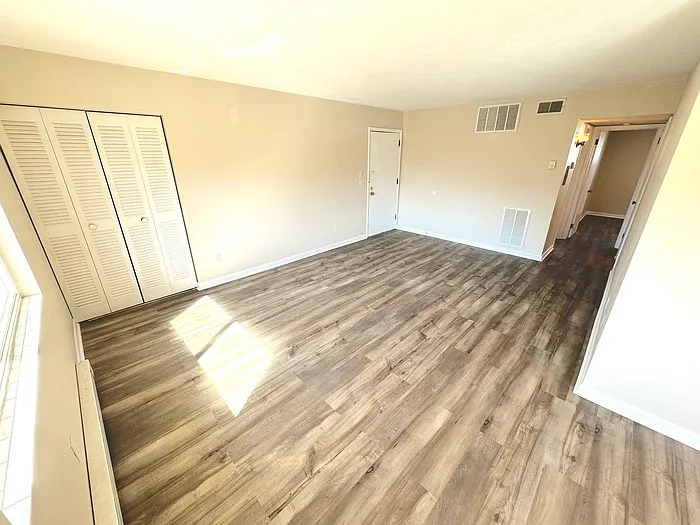 2 bed, 1.0 bath, 750 sqft, $1,195 — Photo 3