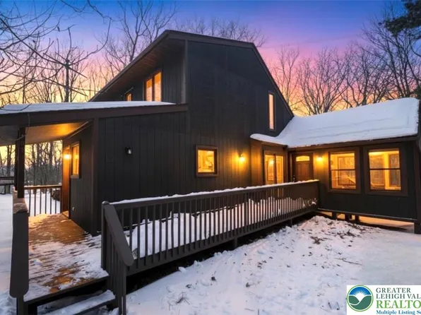 103 Ashley Ct, Bushkill, PA 18324