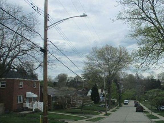 Exterior Neighborhood (street photo)