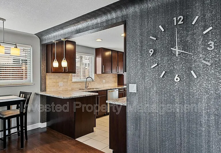 2591 S Raleigh St — Photo 21