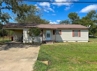 407 15th St, Honey Grove, TX 75446