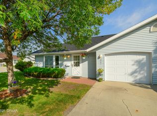 2741 Mistwood Ct, Grand Forks, ND 58201