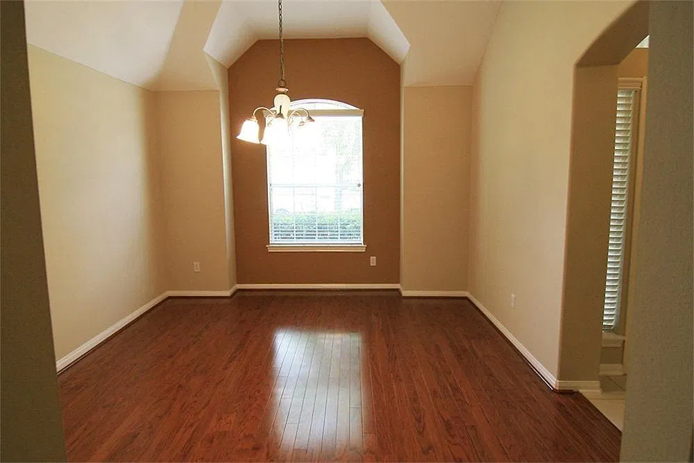 3 bed, 6.0 bath, 1849 sqft, $2,200 — Photo 4