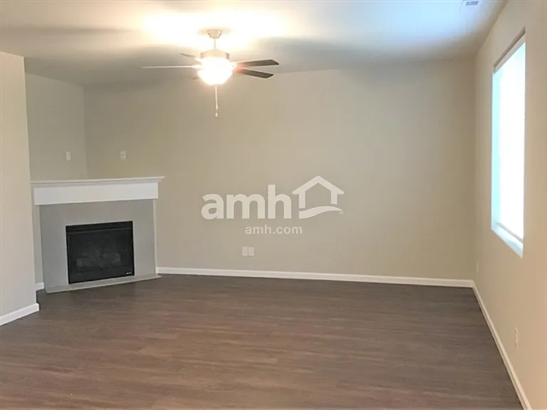 967 Riggs Dr — Photo 3