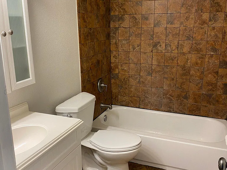 8125 Stonebrook Dr — Photo 15