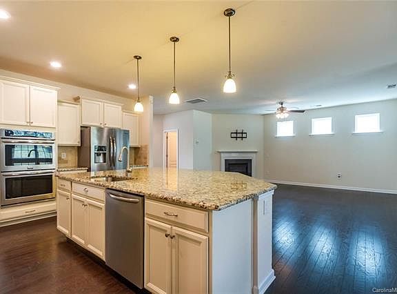 5th image of 107 Cherry Bark Dr