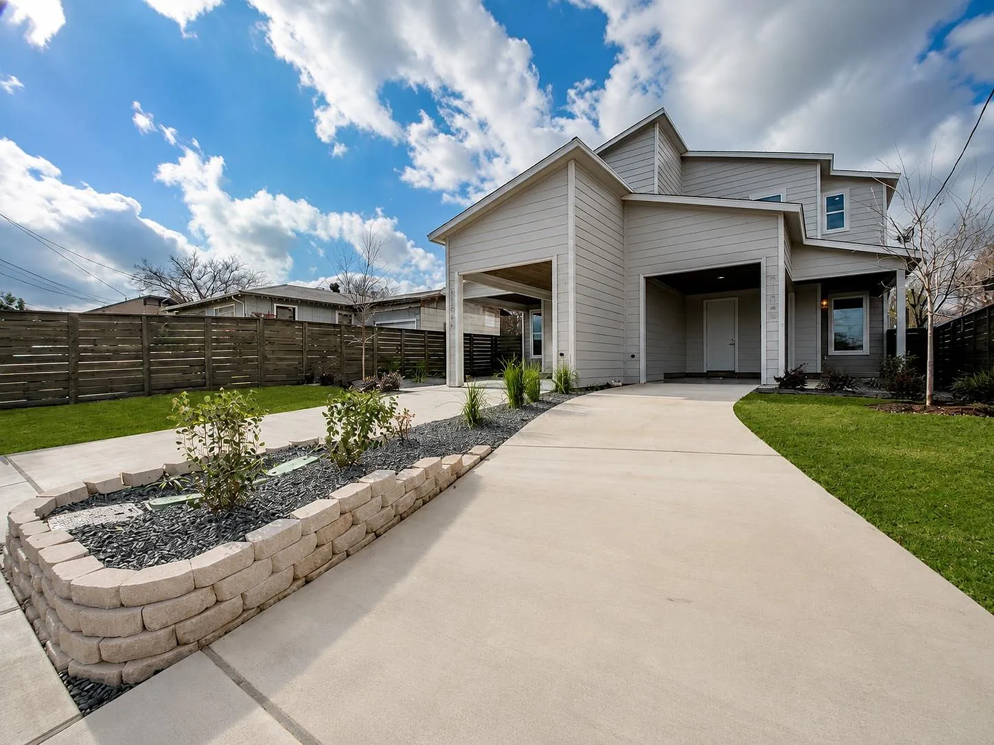 3 bed, 2.5 bath, 1614 sqft, $2,350 — Photo 1