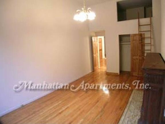 5th image of 48 W 75th St