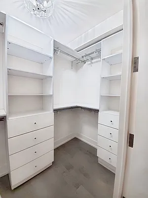 Sold by Compass | media 22