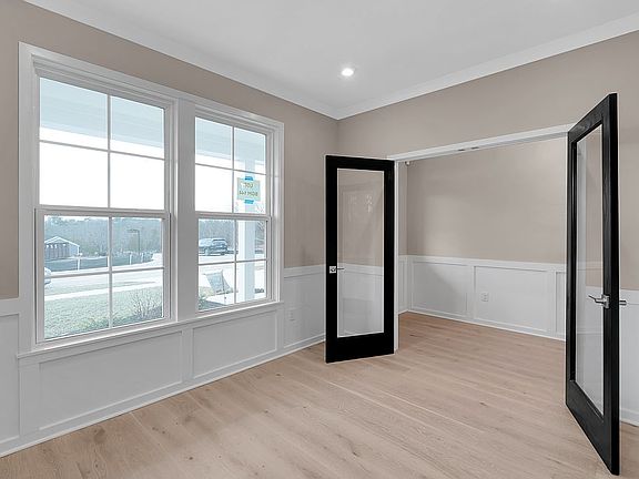 3rd image of 176 Meadow Rose Ln