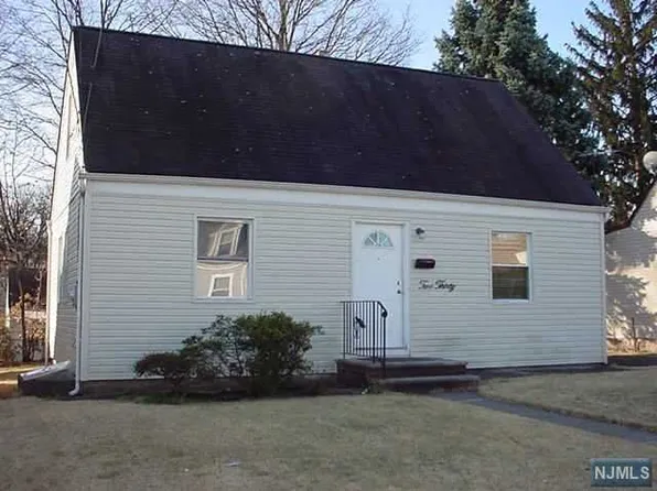 230 Lincoln Ave, Elmwood Park, NJ 07407