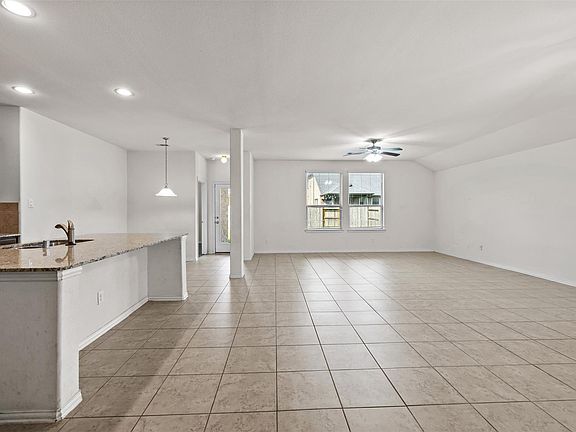 5th image of 8410 Green Paseo Pl