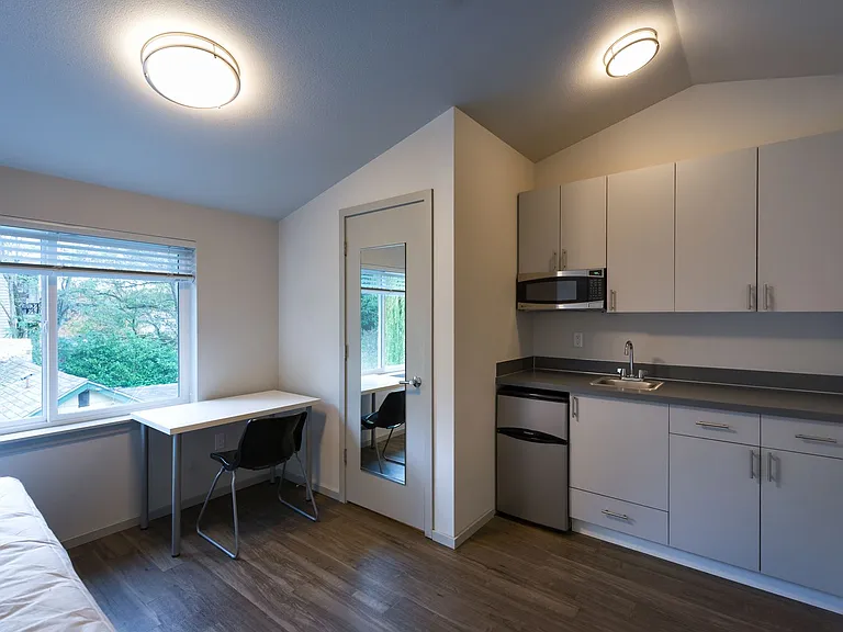 Elegant, Efficient Studios in Beautiful Delridge! — Photo 14