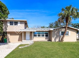 8541 Jacaranda Ave, Seminole, FL 33777