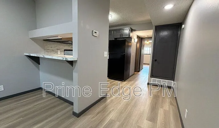 1121 N 28th St #6 — Photo 11