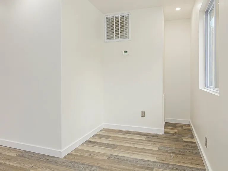 286 Berkeley Rd — Photo 16
