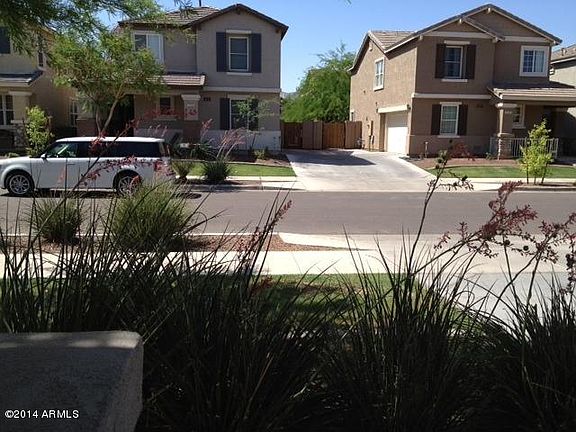3rd image of 2338 E Sunland Ave