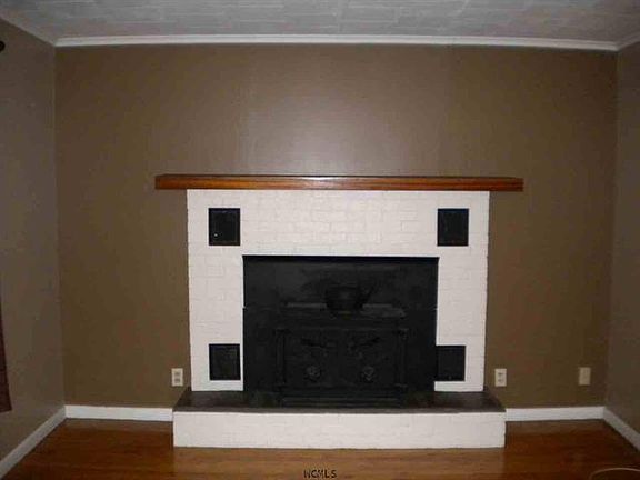 3rd image of 9 Birch Ln