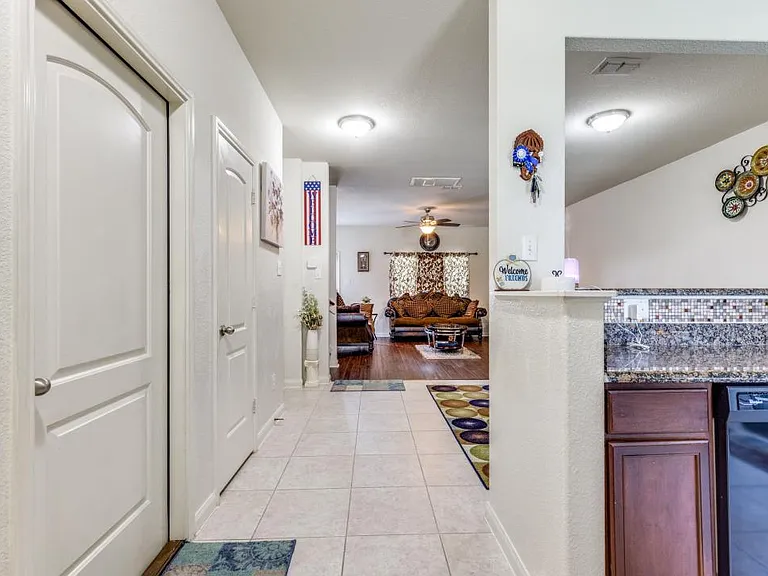 3025 Rocking Hills Trl — Photo 4