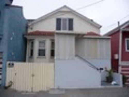 4th image of 374 London St