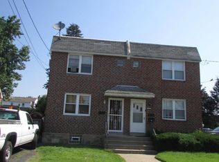 939 Afton St, Philadelphia, PA 19111