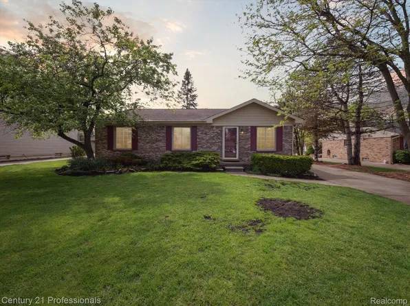 3207 Kilmer Dr, Troy, MI 48083