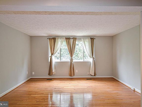 3rd image of 8406 White Feather Ct