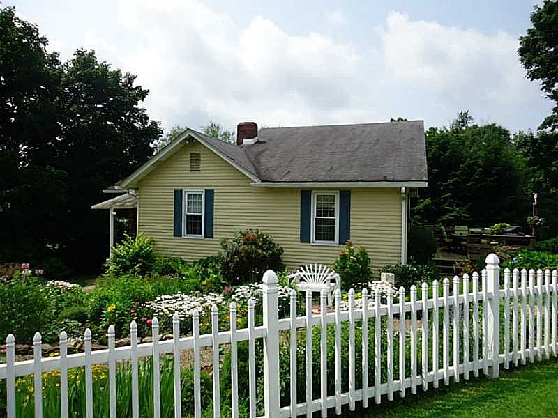 1st image of 601 Lowe St