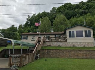 1910 Blue Heron Ln, Lansing, IA 52151