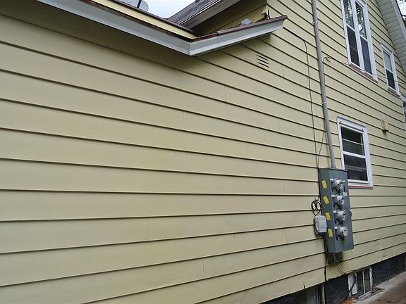 4th image of 1015 N 4th St