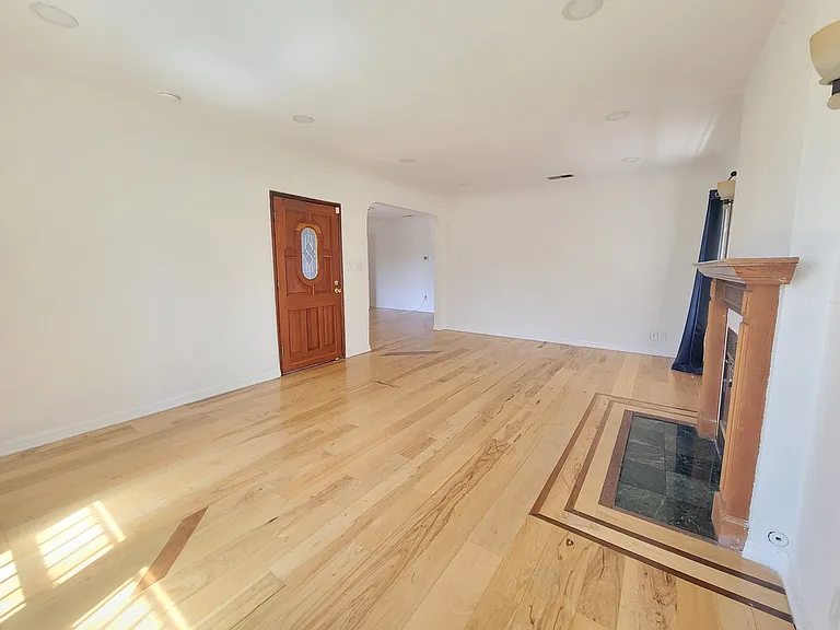 1146 S Holt Ave #1148 — Photo 1