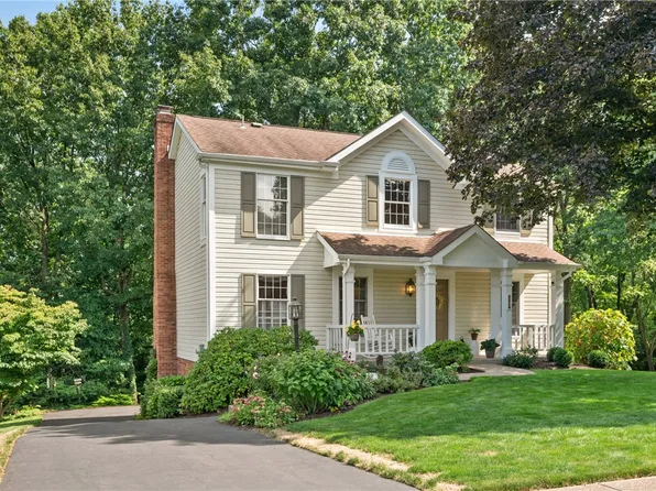 214 Thornwood Ct, Coraopolis, PA 15108