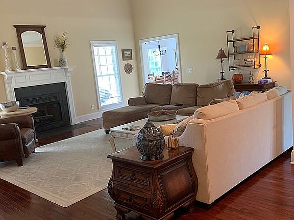 4th image of 400 Tanglewood Dr