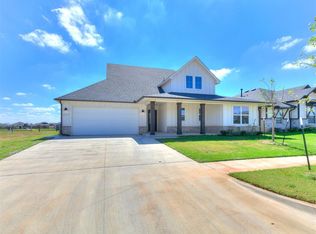 10512 NW 33rd Pl, Yukon, OK 73099