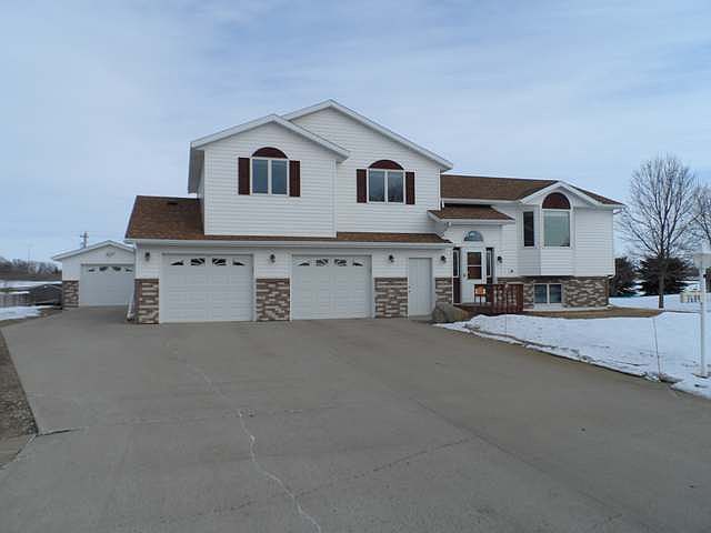 1st image of 3689 E Princeton Ave