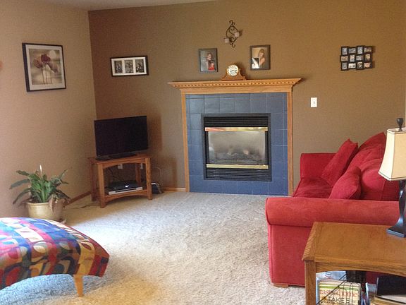 3rd image of 9672 Sandhill Dr