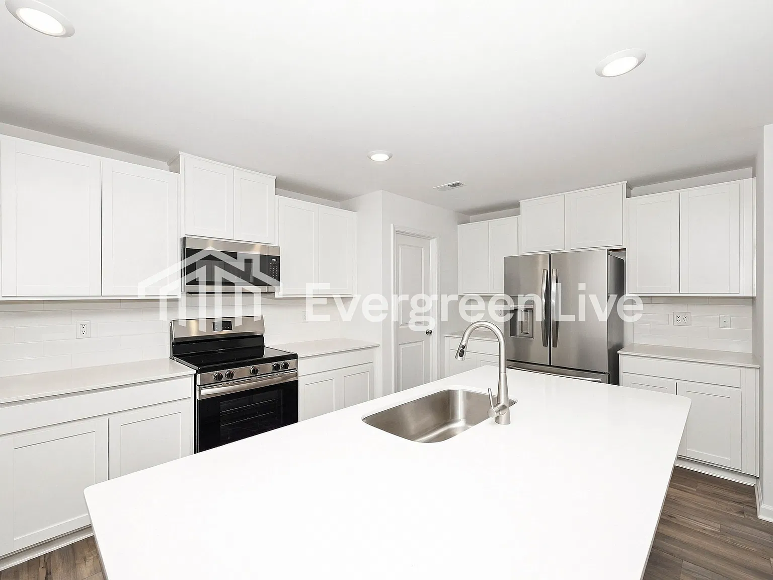 5 bed, 3.0 bath, 2578 sqft, $2,110 — Photo 3
