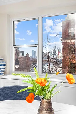 Sold by Compass | media 18