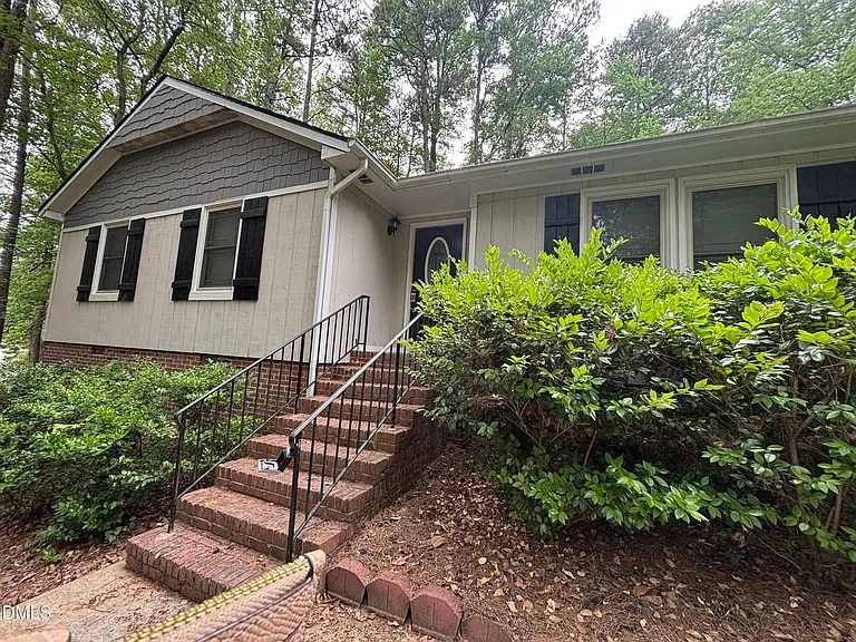 501 Merrie Rd — Photo 1